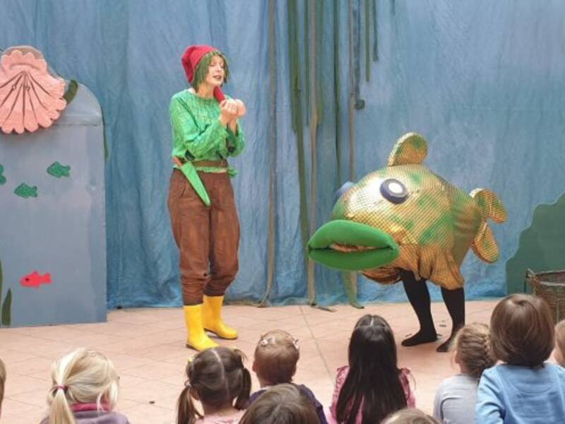 Schaubühne Augsburg zu Besuch im Kindergarten